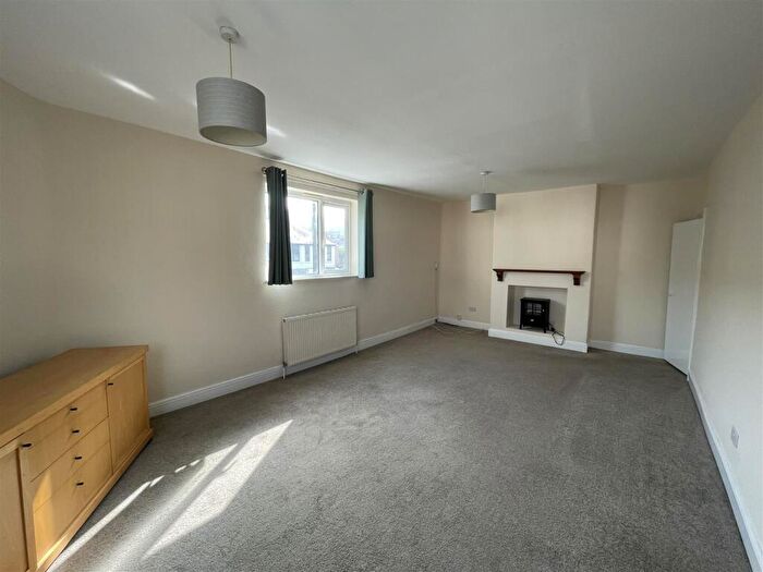 2 Bedroom Duplex To Rent In Chesterfield Road, Woodseats, Sheffield, S8