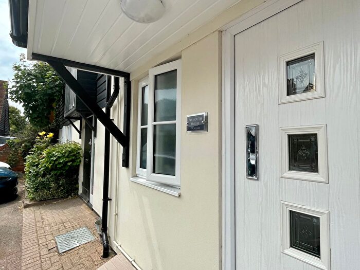 1 Bedroom Flat To Rent In The Square, Sawbridgeworth, Hertfordshire, CM21