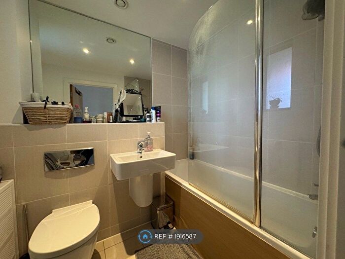 1 Bedroom Flat To Rent In Steamship House, Bristol, BS1