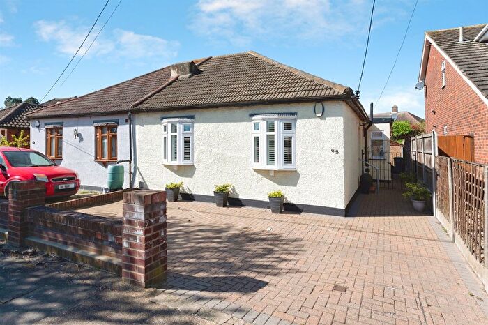 2 Bedroom Semi-Detached Bungalow For Sale In Stanley Road North, Rainham, RM13