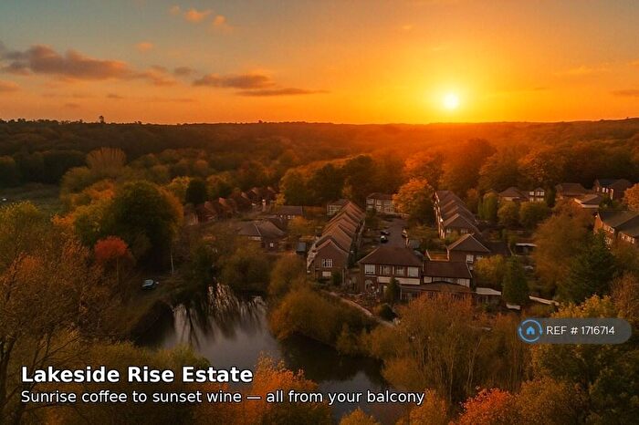 2 Bedroom Flat To Rent In Lakeside Rise, Manchester, M9