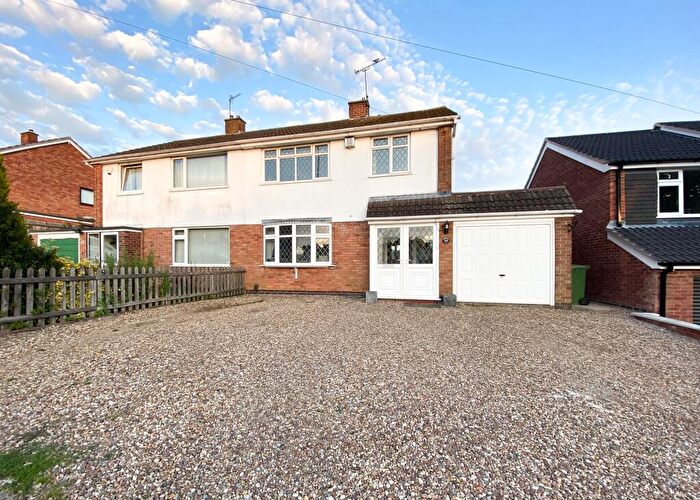 3 Bedroom Semi-Detached House For Sale In Uplands Road, Oadby, LE2