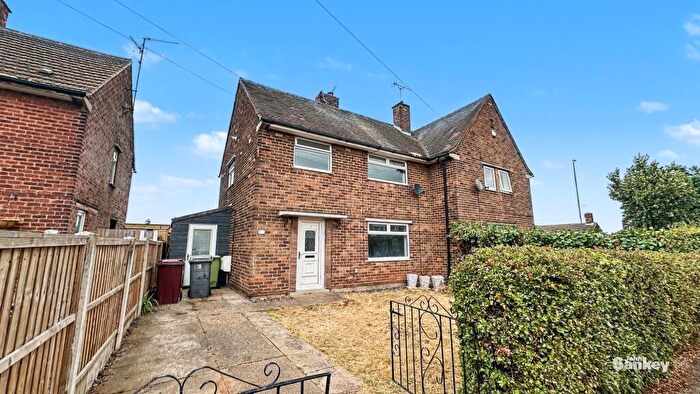 3 Bedroom Semi-Detached House For Sale In Recreation Road, Shirebrook, NG20