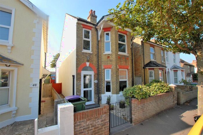 3 Bedroom Detached House For Sale In St Leonards Road, Hythe, CT21