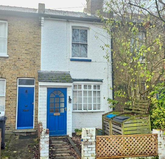 2 Bedroom Terraced House To Rent In Vincent Road, Kingston Upon Thames, KT1