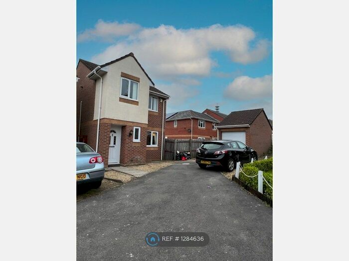 3 Bedroom Detached House To Rent In Barkleys Hill, Stapleton, Bristol BS16