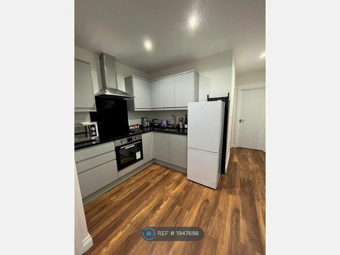 2 Bedroom Flat To Rent In Canberra Road, London, W13