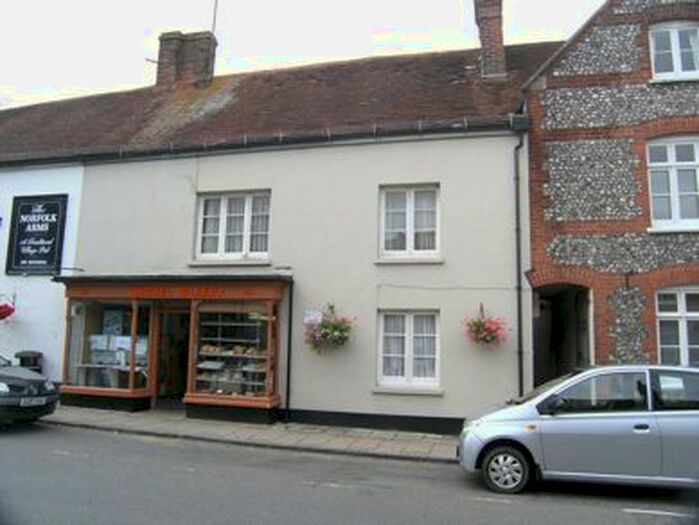 1 Bedroom Flat To Rent In Church Street, Steyning, West Sussex BN44