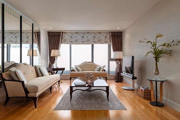 2 Bedroom Flat To Rent In Knightsbridge, London, SW7