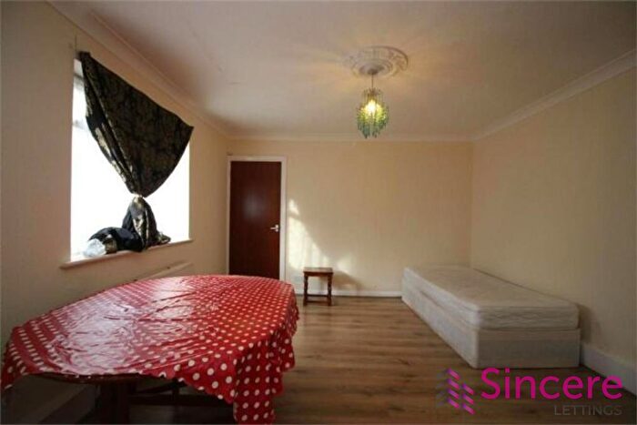 1 Bedroom Flat To Rent In (Most Bills Inclusive) Eastern Road, Romford, RM1