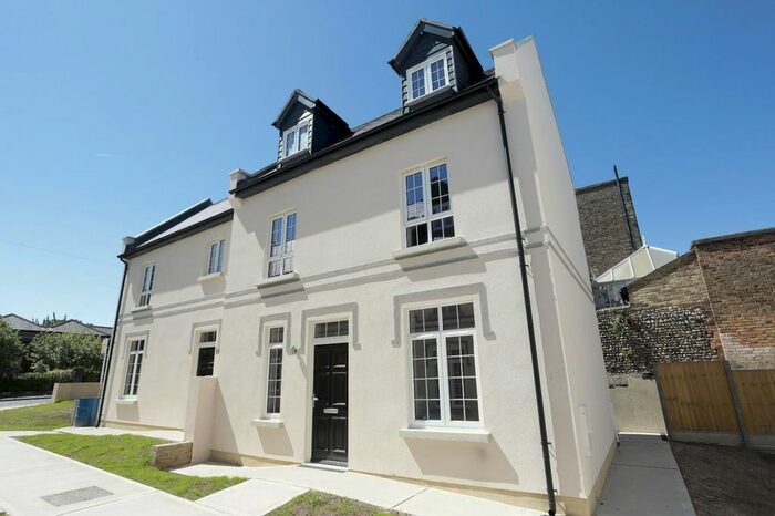 3 Bedroom Terraced House To Rent In West Cliff Road, Ramsgate, CT11