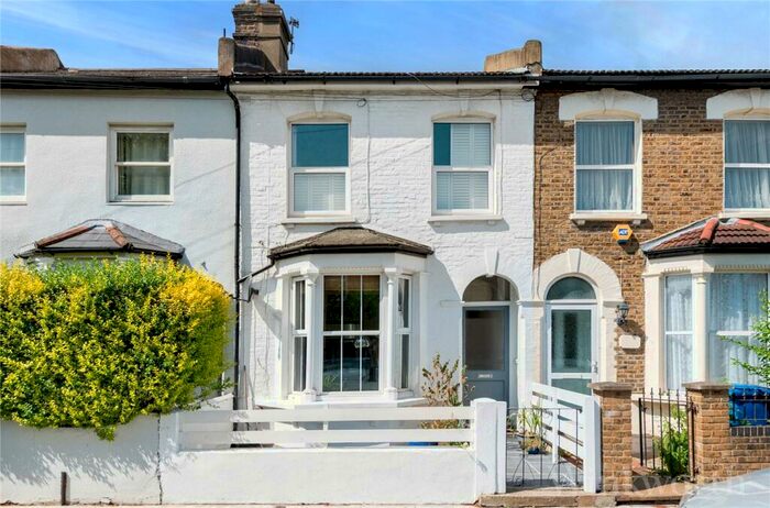 1 Bedroom Apartment To Rent In Lanvanor Road, London, SE15