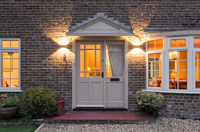 4 Bedroom Detached House For Sale In Old Walls, Laverstock Park, Salisbury, SP1