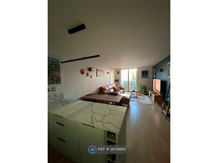 2 Bedroom Flat To Rent In The Bridge, Salford, M3