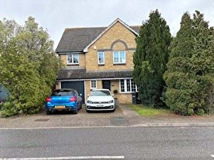 4 Bedroom Detached House To Rent In Shambrook Road, Cheshunt, EN7