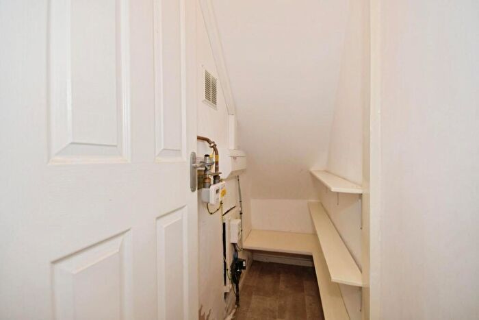 3 Bedroom Terraced House For Sale In Tapton View Road, Stonegravels, Chesterfield, S41