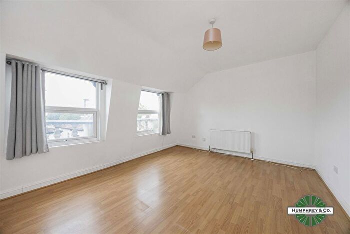 1 Bedroom Flat To Rent In Hoe Street, London, E17