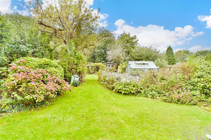 4 Bedroom Detached House For Sale In Bredhurst Road, Wigmore, Gillingham, Kent, ME8