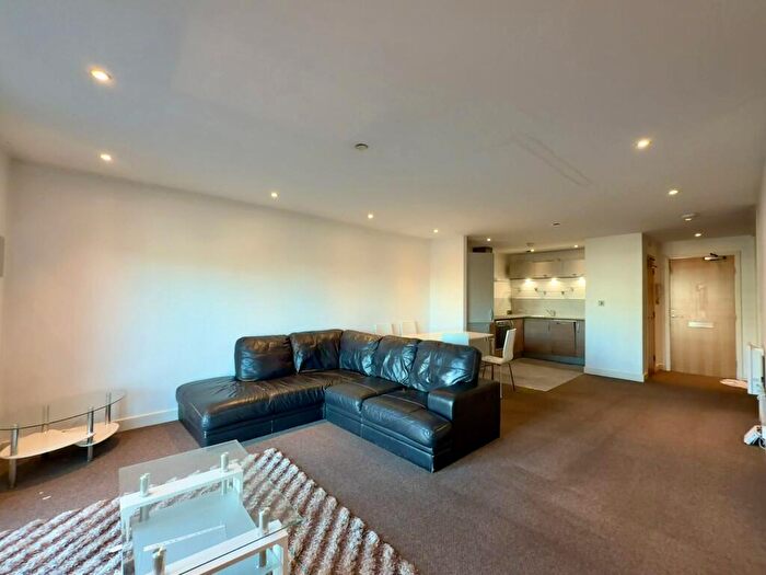 2 Bedroom Apartment To Rent In The Habitat, Lace Market, NG1