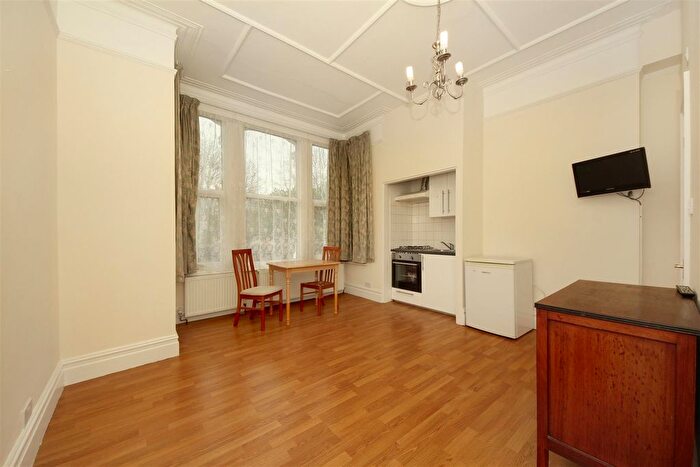 Studio To Rent In Uxbridge Road, London, W3