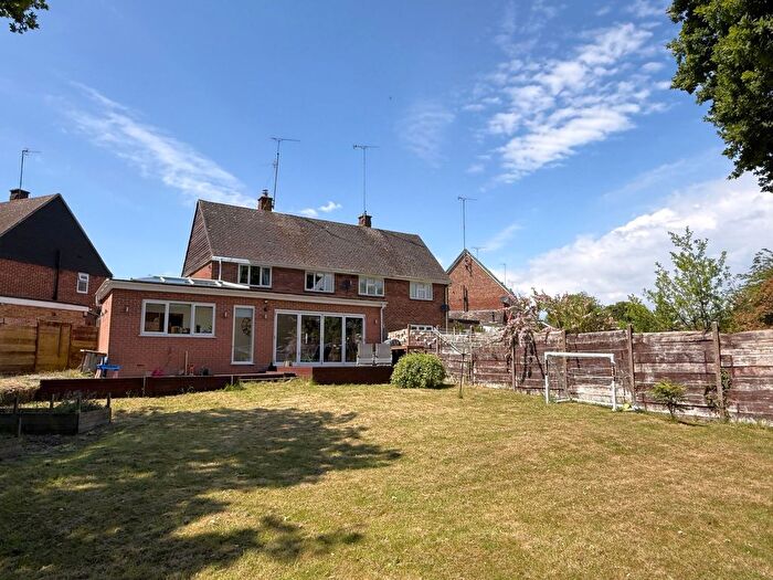 4 Bedroom Semi-Detached House For Sale In Langdown Road, Hythe, SO45