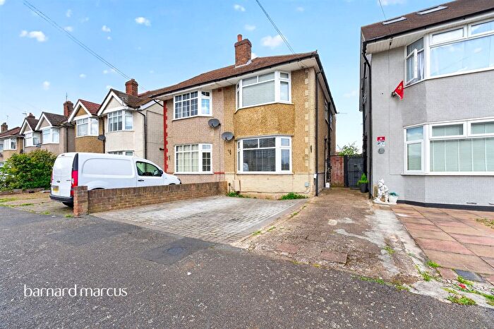 3 Bedroom Semi Detached House For Sale In Hamilton Road, Feltham, TW13