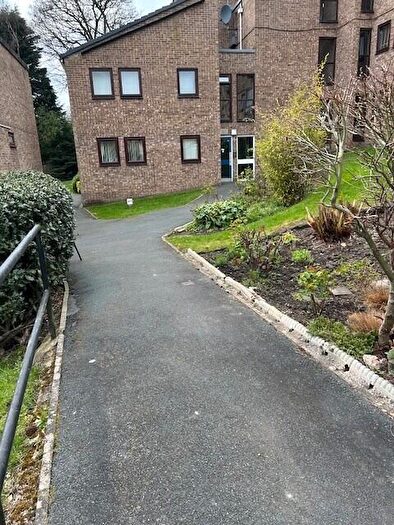 2 Bedroom Flat To Rent In Sandywood Court, Outwood Lane, Leeds, West Yorkshire, LS18