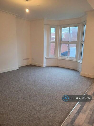 1 Bedroom Flat To Rent In Great George Street, Weymouth, DT4