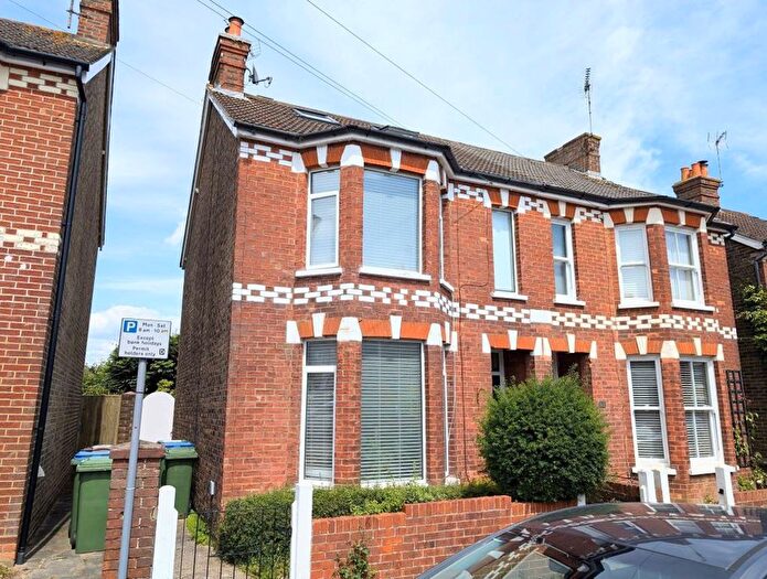 3 Bedroom Semi-Detached House To Rent In Devonshire Road, Horsham, RH13