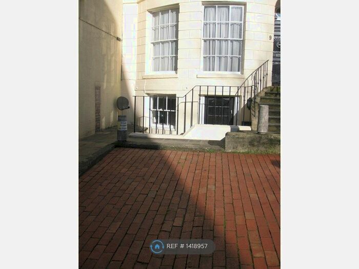 2 Bedroom Flat To Rent In Mount Sion, Tunbridge Wells, TN1