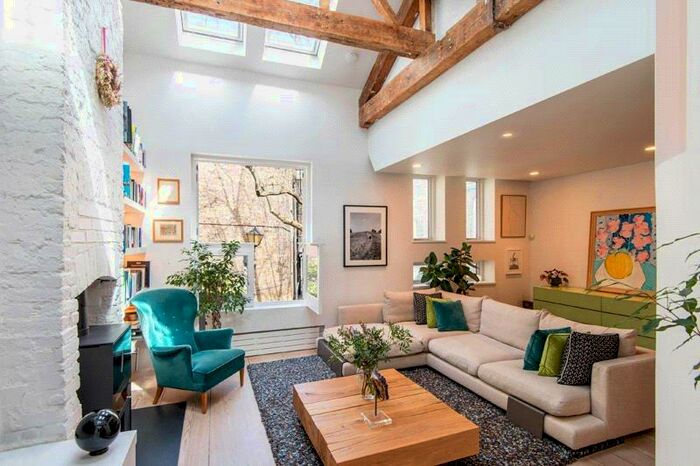 4 Bedroom Mews To Rent In Eglon Mews, Primrose Hill, NW1
