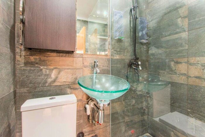 2 Bedroom Flat For Sale In Wellington Road, St John's Wood, London, NW8