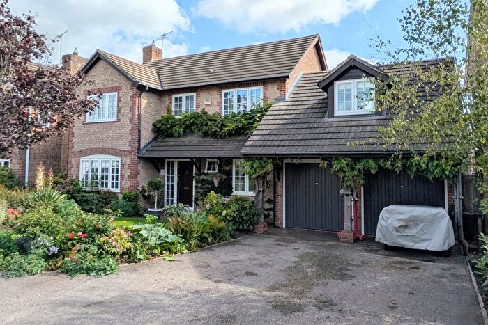 5 Bedroom Detached House For Sale In Foxgloves, Fareham, PO16