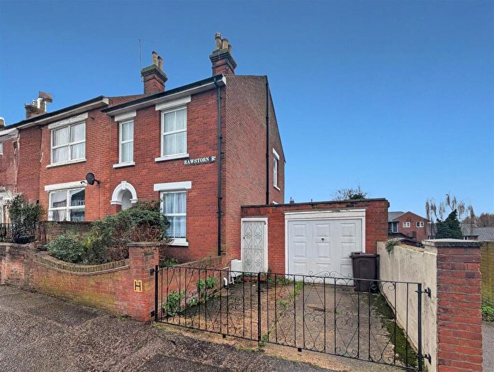 3 Bedroom End Of Terrace House To Rent In Rawstorn Road, Colchester, CO3