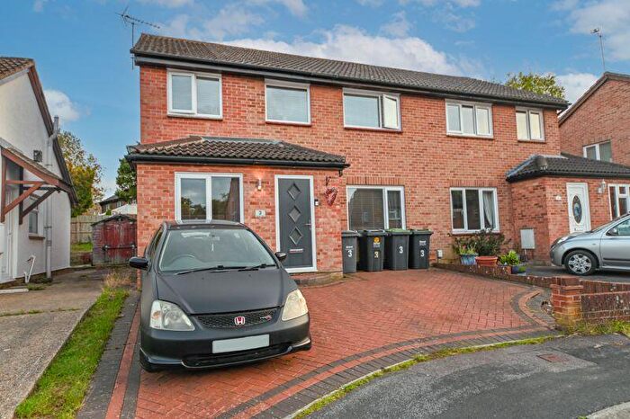 4 Bedroom Semi-Detached House For Sale In Nerissa Close, Waterlooville, PO7