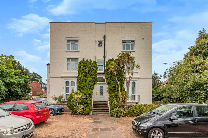 Flat To Rent In Beaconsfield House, Ewell Road, Surbiton, KT6
