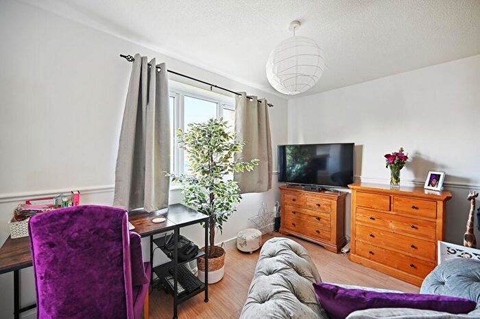 Studio For Sale In New Road, Mitcham, CR4