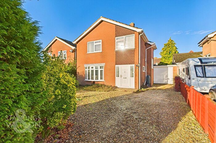 4 Bedroom Detached House For Sale In Shotesham Road, Poringland, Norwich, NR14