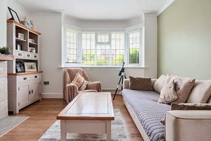 5 Bedroom Detached House For Sale In Manor Close, Havant, PO9