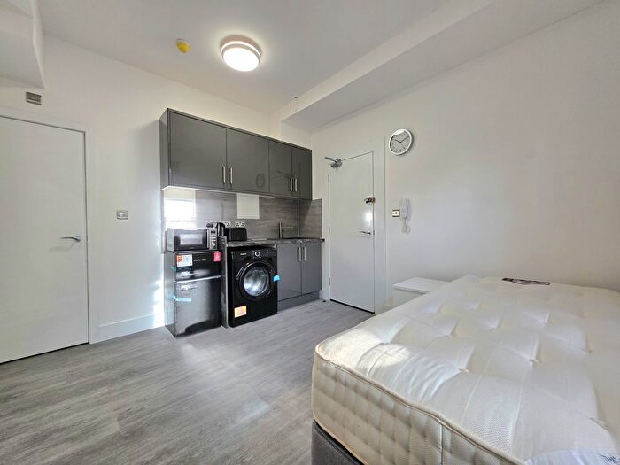 Studio To Rent In Lime Hill Road, Tunbridge Wells, Kent, TN1