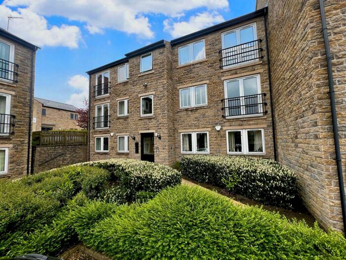 2 Bedroom Flat To Rent In Town Square, Kerry Garth, Horsforth, Leeds, LS18