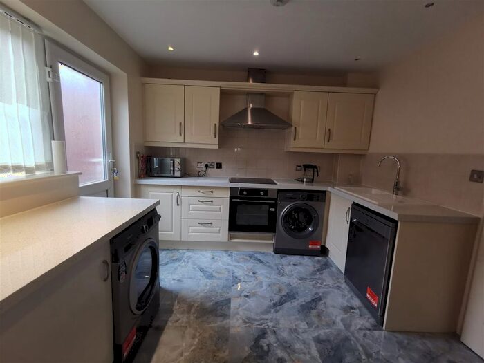 3 Bedroom Property To Rent In Beacon View Road, West Bromwich, B71