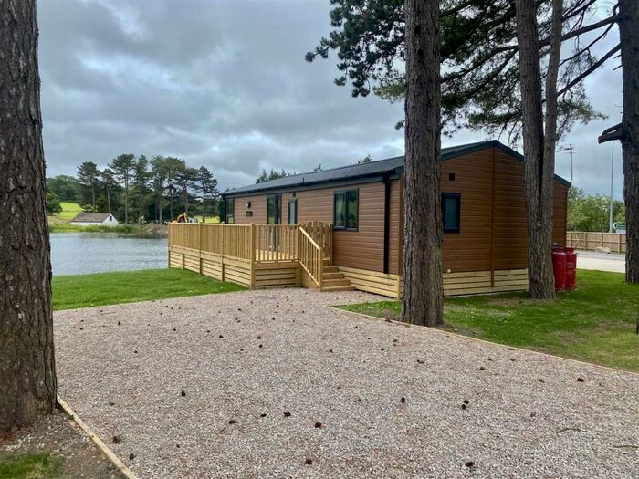 Houses for sale & to rent in BB7 9AY, Club Street, Wiswell & Barrow