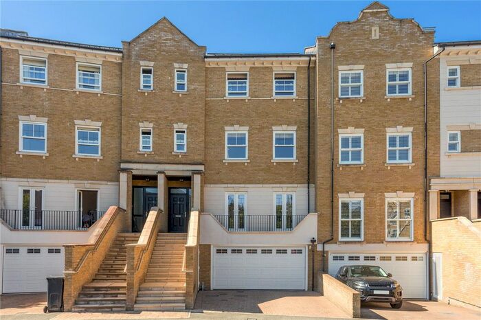 5 Bedroom Terraced House To Rent In Beechcroft Close, Ascot, Berkshire, SL5