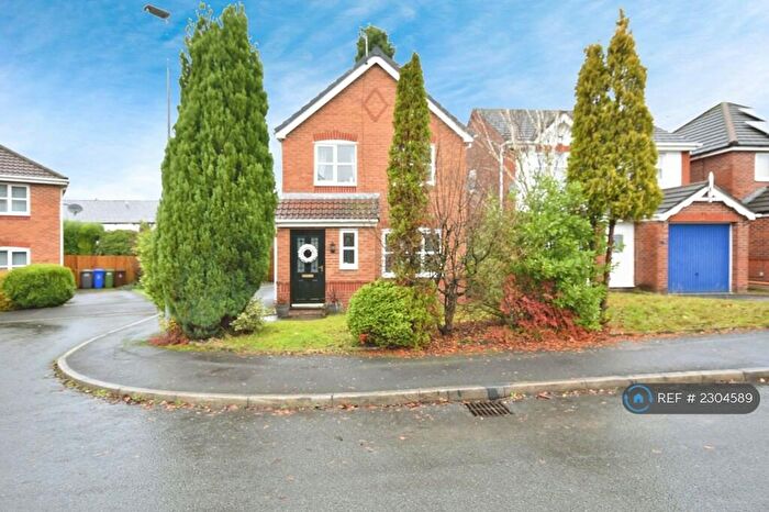 3 Bedroom Detached House To Rent In North Way, Hyde, SK14