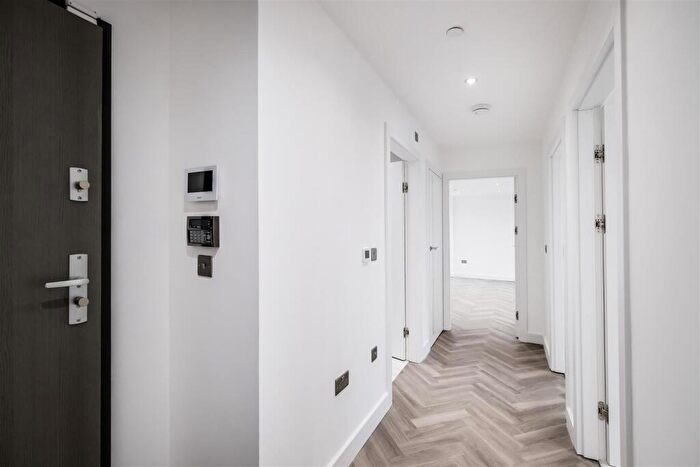 2 Bedroom Apartment To Rent In Quarter Four, Larkshall Road, Chingford, E4