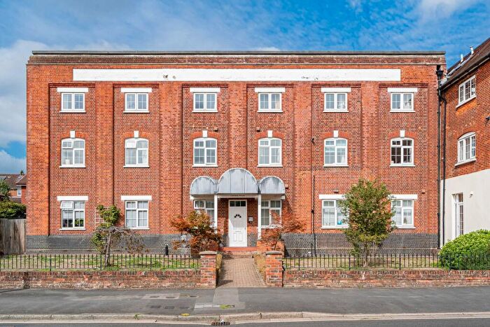 2 Bedroom Flat For Sale In Llanaway House, Meadrow, Godalming, Surrey, GU7