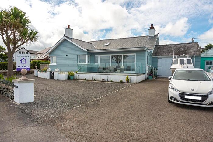 3 Bedroom Bungalow For Sale In Bull Bay, Isle Of Anglesey, LL68