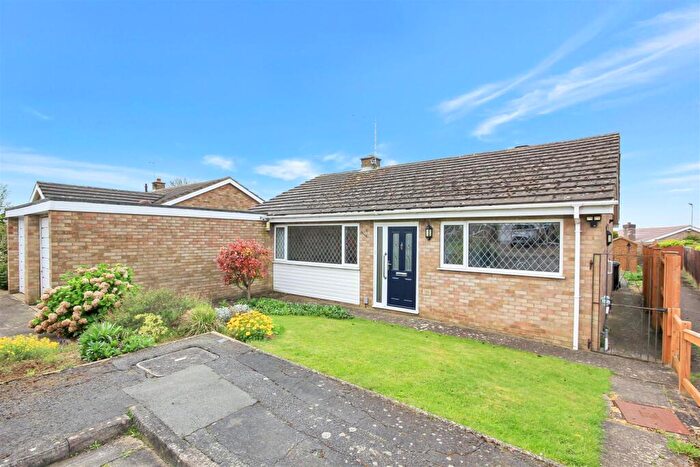 2 Bedroom Detached Bungalow For Sale In Ravensbank, Rushden, NN10
