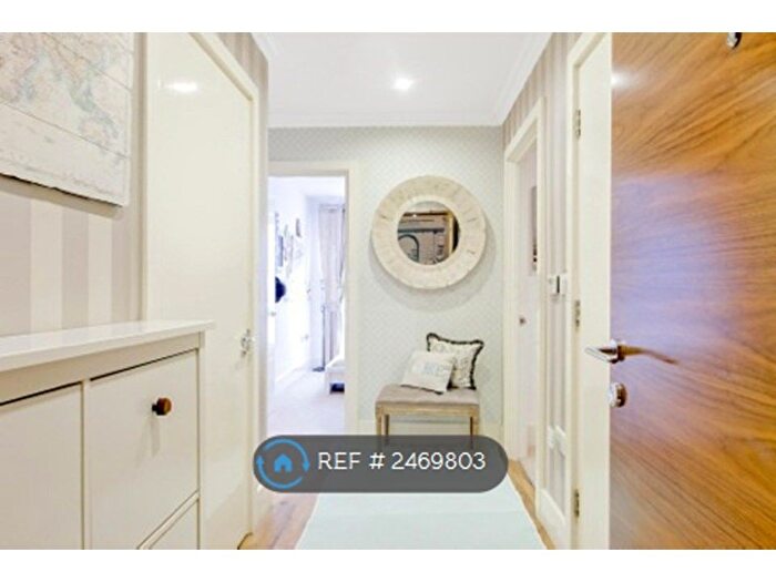 2 Bedroom Flat To Rent In Major Draper Street, London, SE18